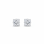 Boucles d'oreilles – fond blanc studio