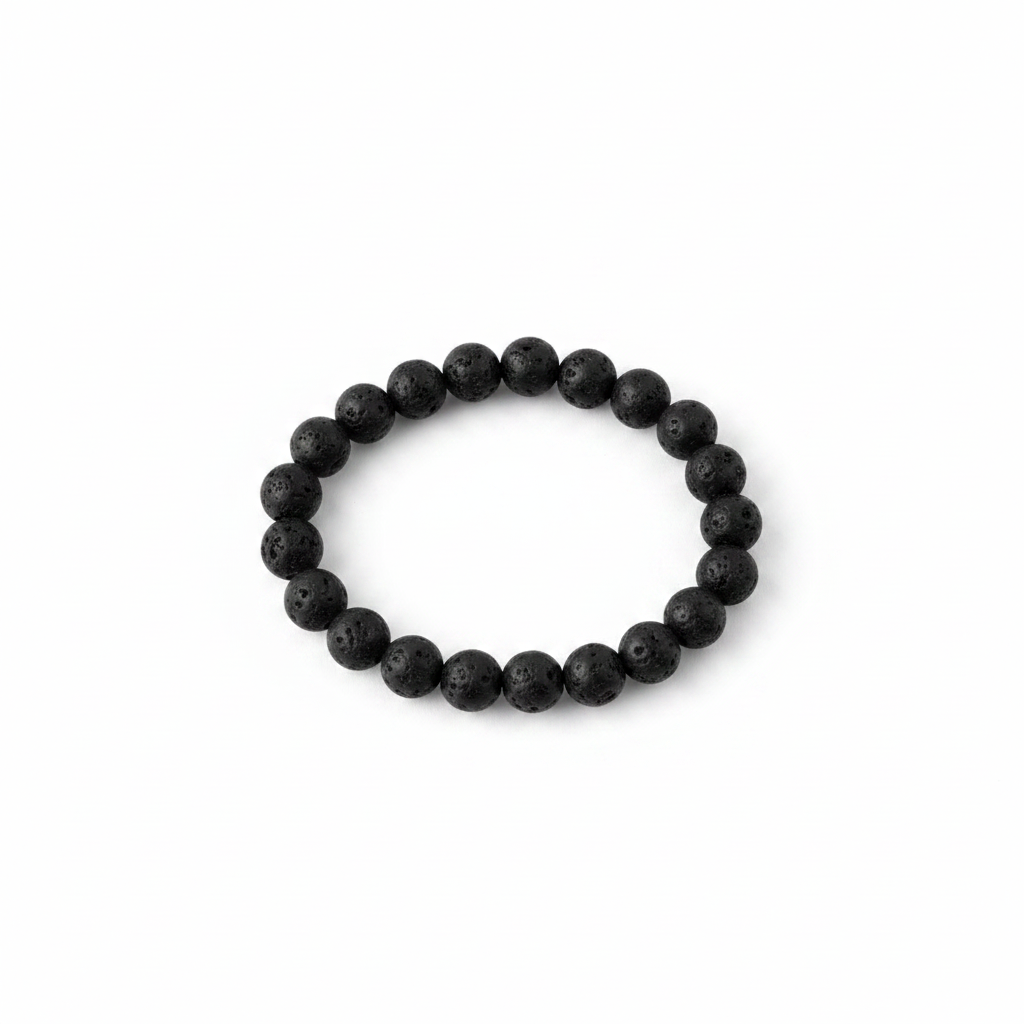 Bracelet perles noires lave fond blanc studio