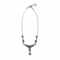 Collier améthyste sur fond blanc