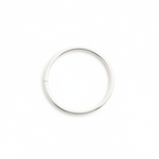 Jonc en argent – studio blanc