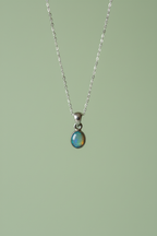 Pendentif opale vert sauge